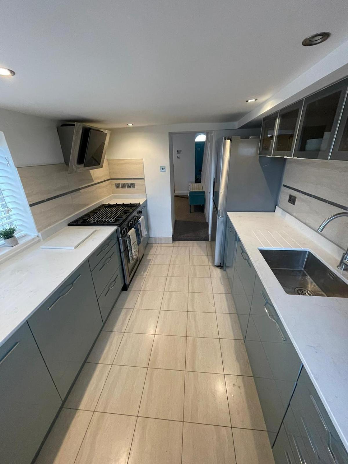 Warwick House - Stunning House With Terrace And Sea Views, Sleeps 11 Villa Worthing Buitenkant foto