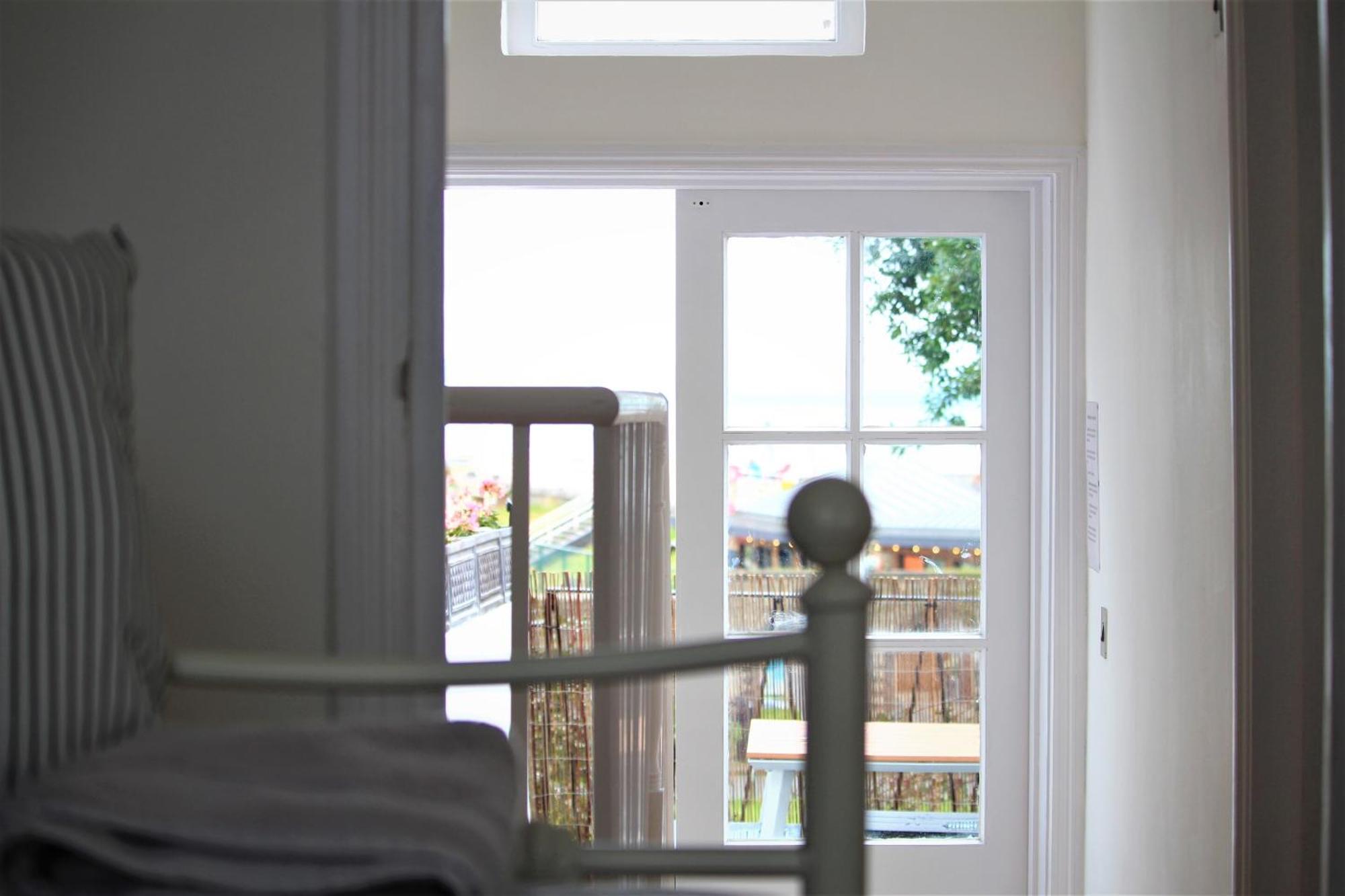 Warwick House - Stunning House With Terrace And Sea Views, Sleeps 11 Villa Worthing Buitenkant foto