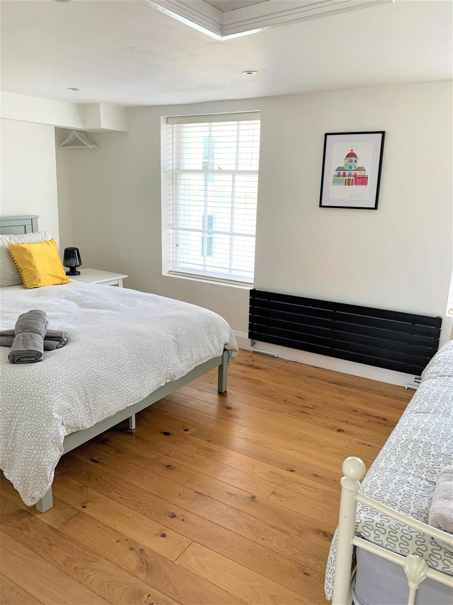 Warwick House - Stunning House With Terrace And Sea Views, Sleeps 11 Villa Worthing Buitenkant foto